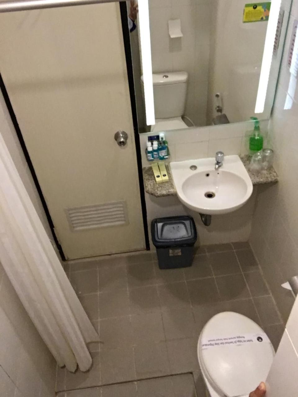 Hotel Wisata Niaga ปูร์โวเคอร์โต ภายนอก รูปภาพ
