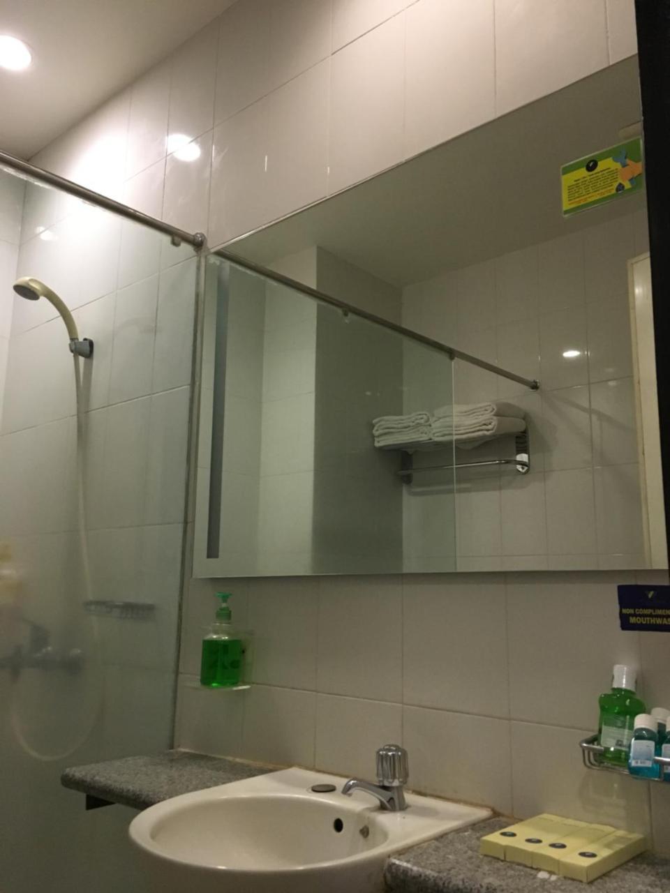 Hotel Wisata Niaga ปูร์โวเคอร์โต ภายนอก รูปภาพ