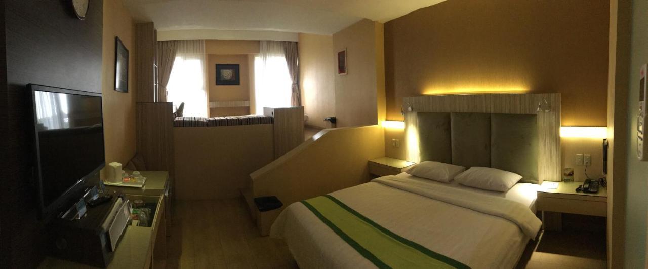 Hotel Wisata Niaga ปูร์โวเคอร์โต ภายนอก รูปภาพ