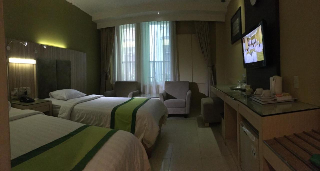 Hotel Wisata Niaga ปูร์โวเคอร์โต ภายนอก รูปภาพ