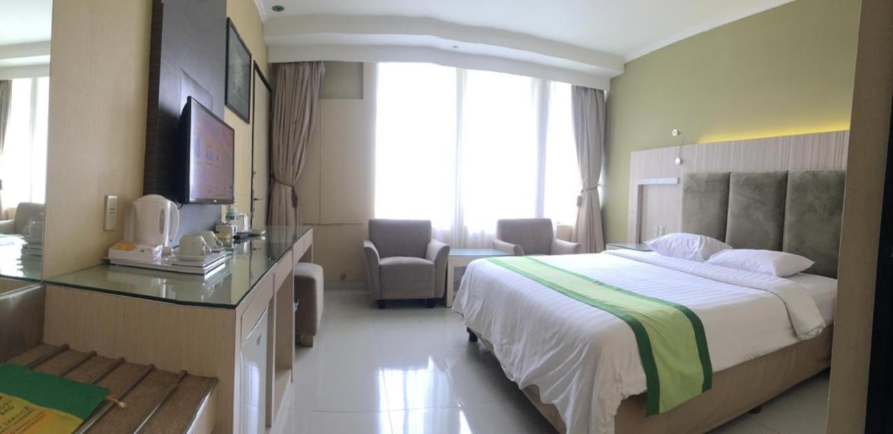 Hotel Wisata Niaga ปูร์โวเคอร์โต ภายนอก รูปภาพ