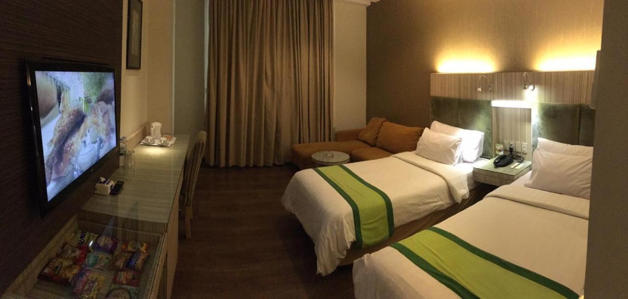 Hotel Wisata Niaga ปูร์โวเคอร์โต ภายนอก รูปภาพ