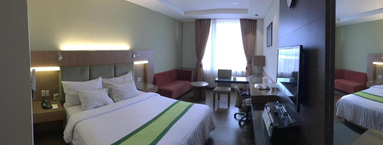 Hotel Wisata Niaga ปูร์โวเคอร์โต ภายนอก รูปภาพ